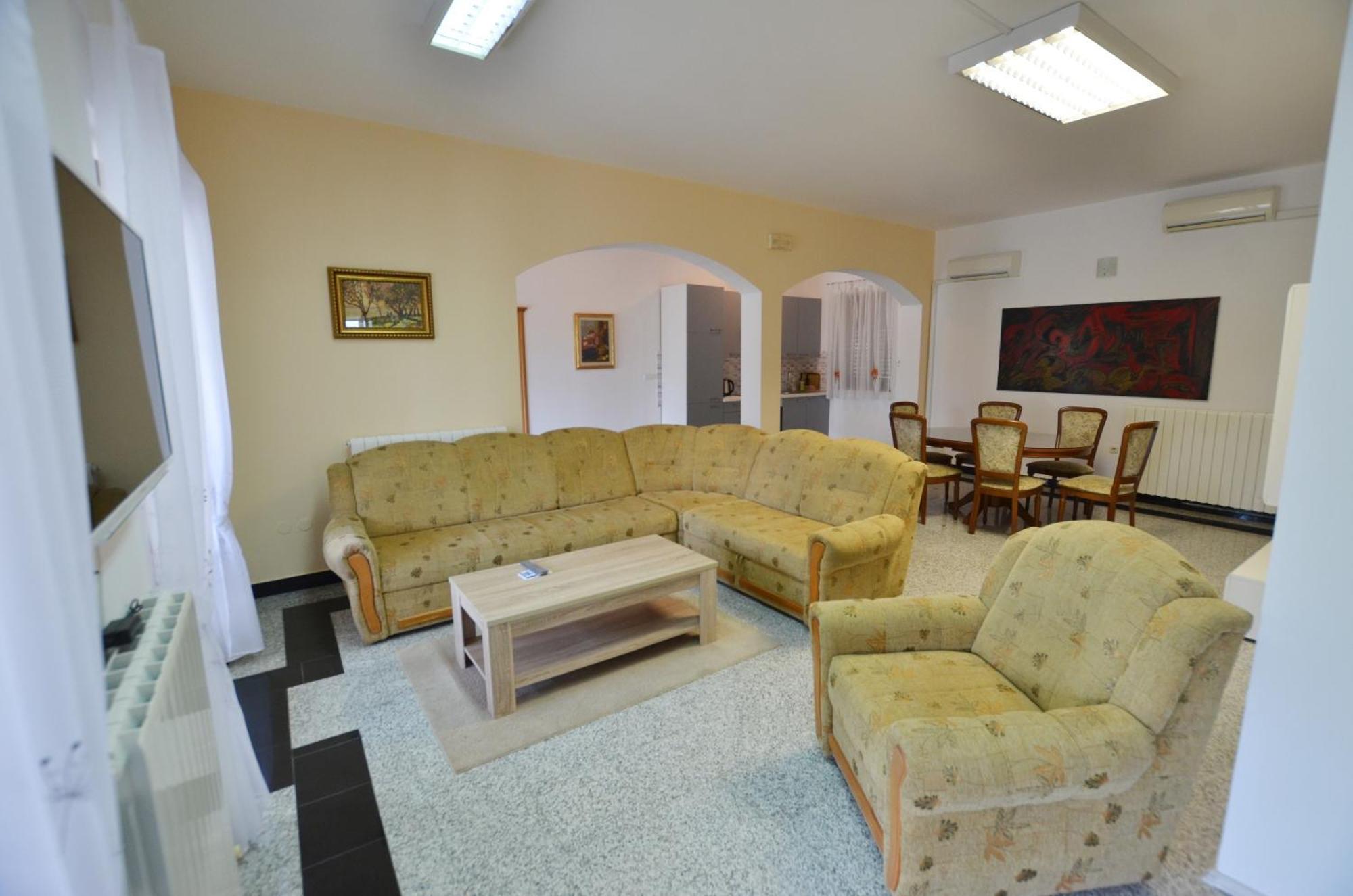 Zminj Apartments الغرفة الصورة